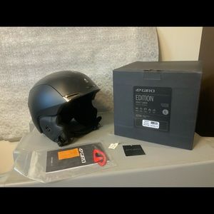 Mens Giro Snowboard Ski Helmet